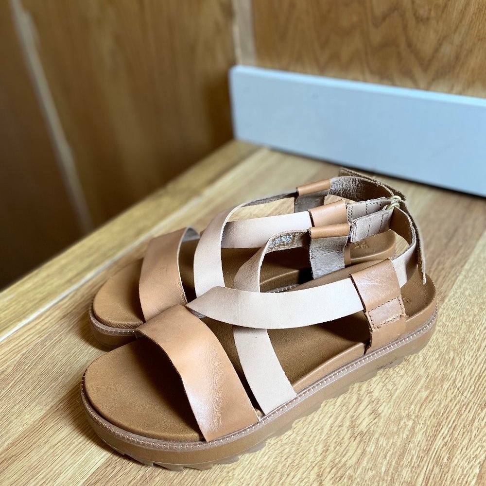 Sorel Women's Roaming Criss Cross Sandal